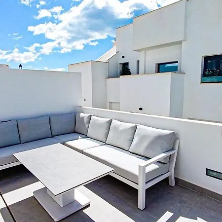 A2502 Sky Hill Modern 3-bedroom In Holiday home