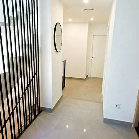 Holiday home A2502 Sky Hill Modern 3-bedroom In