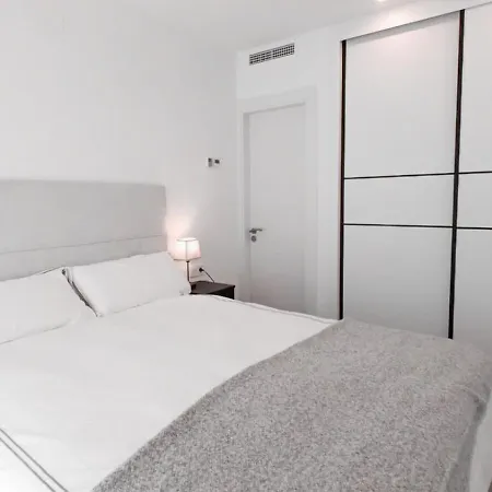 A2502 Sky Hill Modern 3-bedroom In Holiday home *